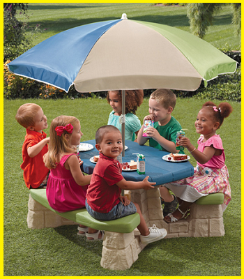 Step2 Naturally Playful Picnic Table With Umbrella Fan Friday Giveaway   Step2 Picnic Table 