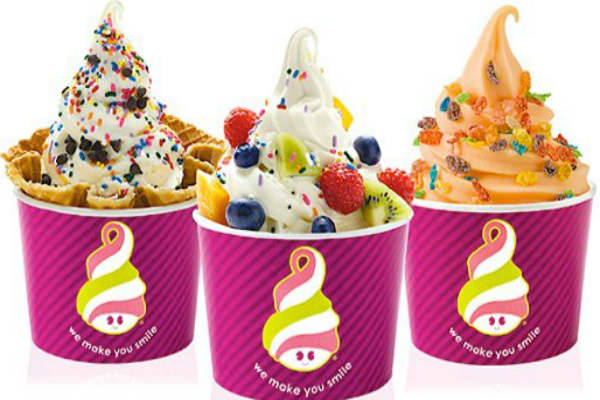 MenchiesFrozenYogurtonMontanaAvemenchies-yogurt-cups