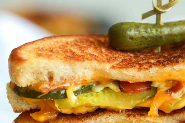 Dill Pickle Bacon Grilled Cheese Recipe! | Thrifty Momma ...