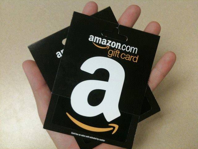 amazon-gift-cards-in-hand