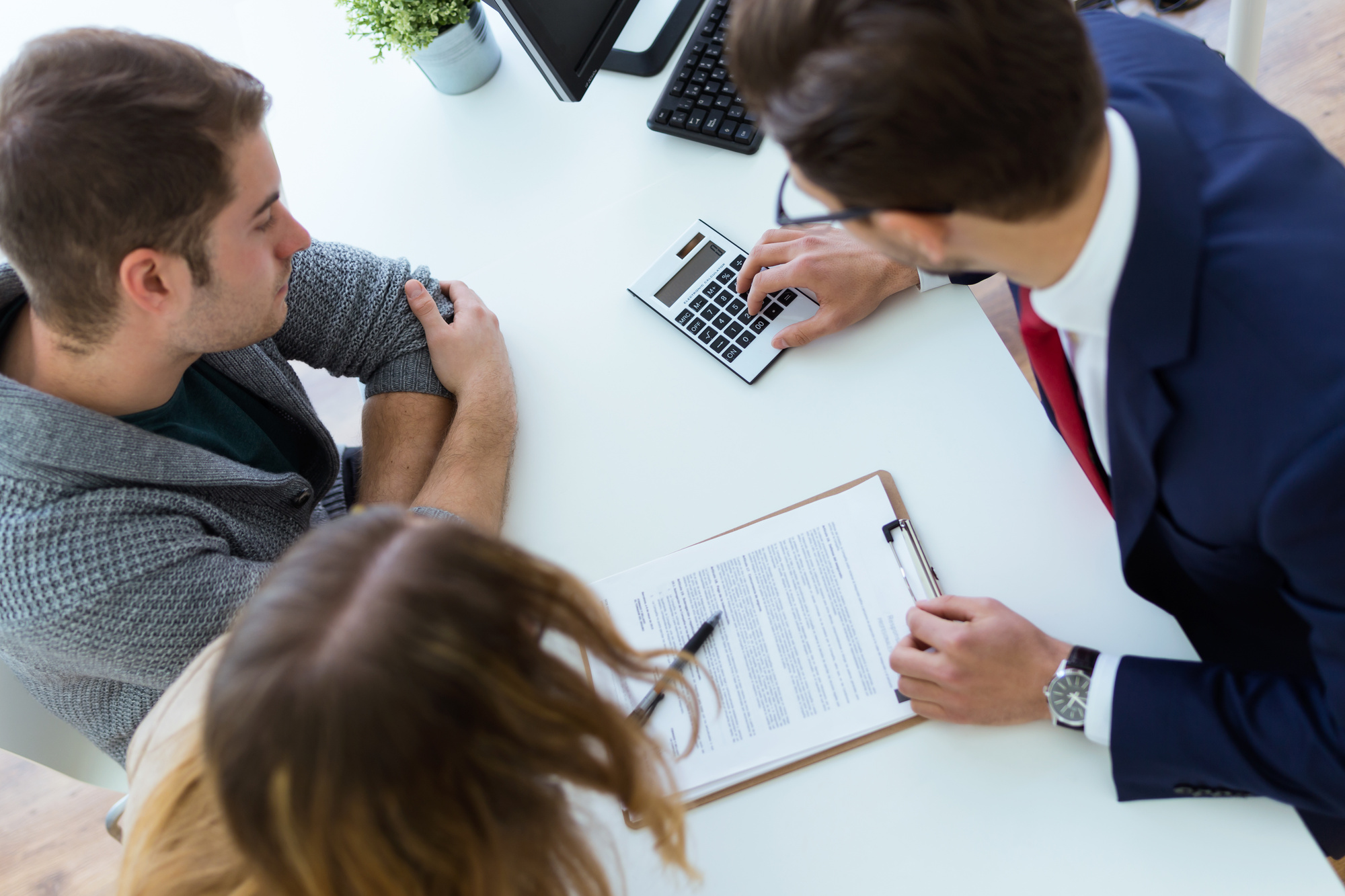 couple with mortgage broker