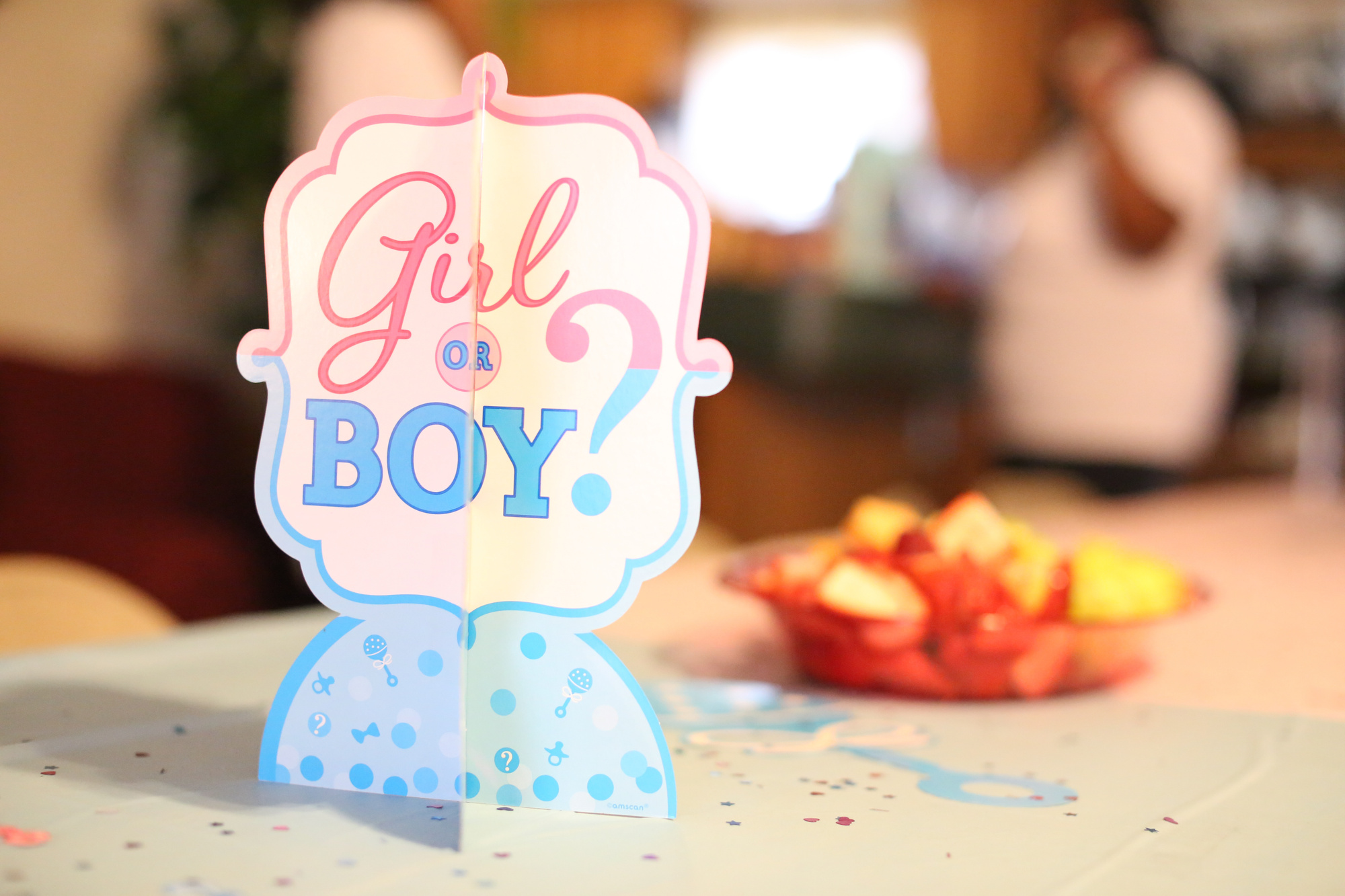 girl or boy gender sign on table