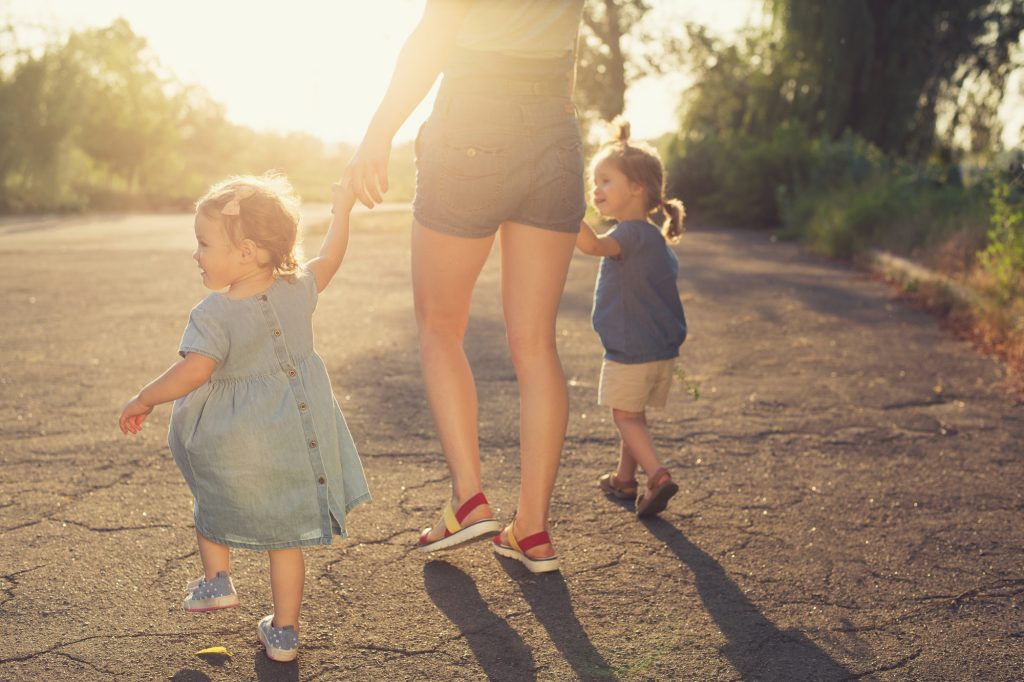 how-to-survive-financially-as-a-single-mom-smart-tips-to-get-ahead